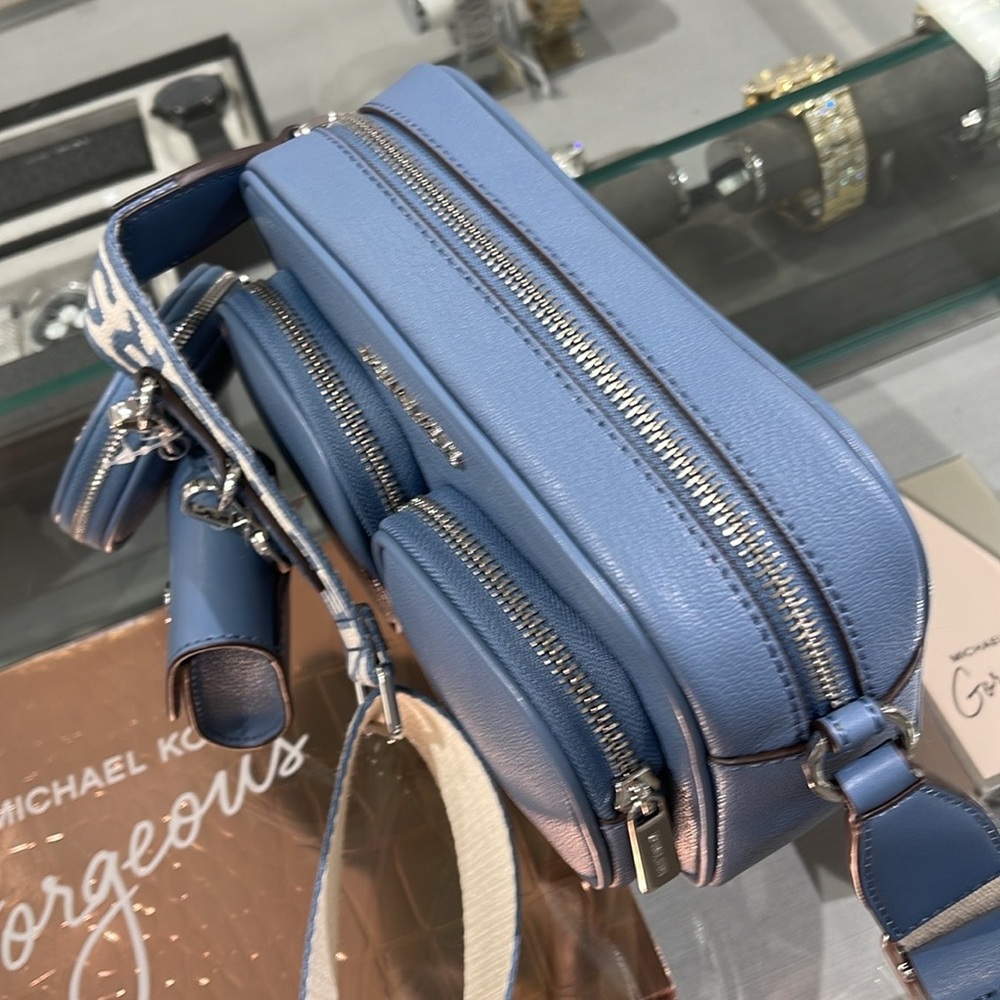 Michael Kors Jet Set Md Leather Crossbody Bag with Case for Apple Airpods Pro® - Picture 7 of 15